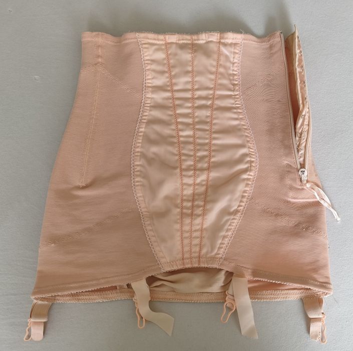 Pas do pończoch vintage