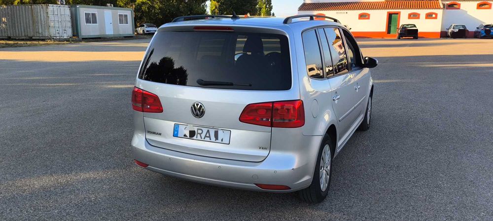 VW TOURAN 2011 1.6TDI (7 lugares) foto 4