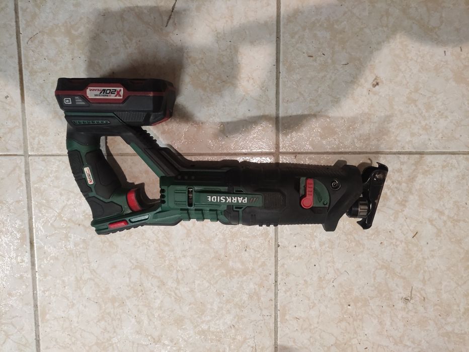 Serra de sabre parkside a bateria