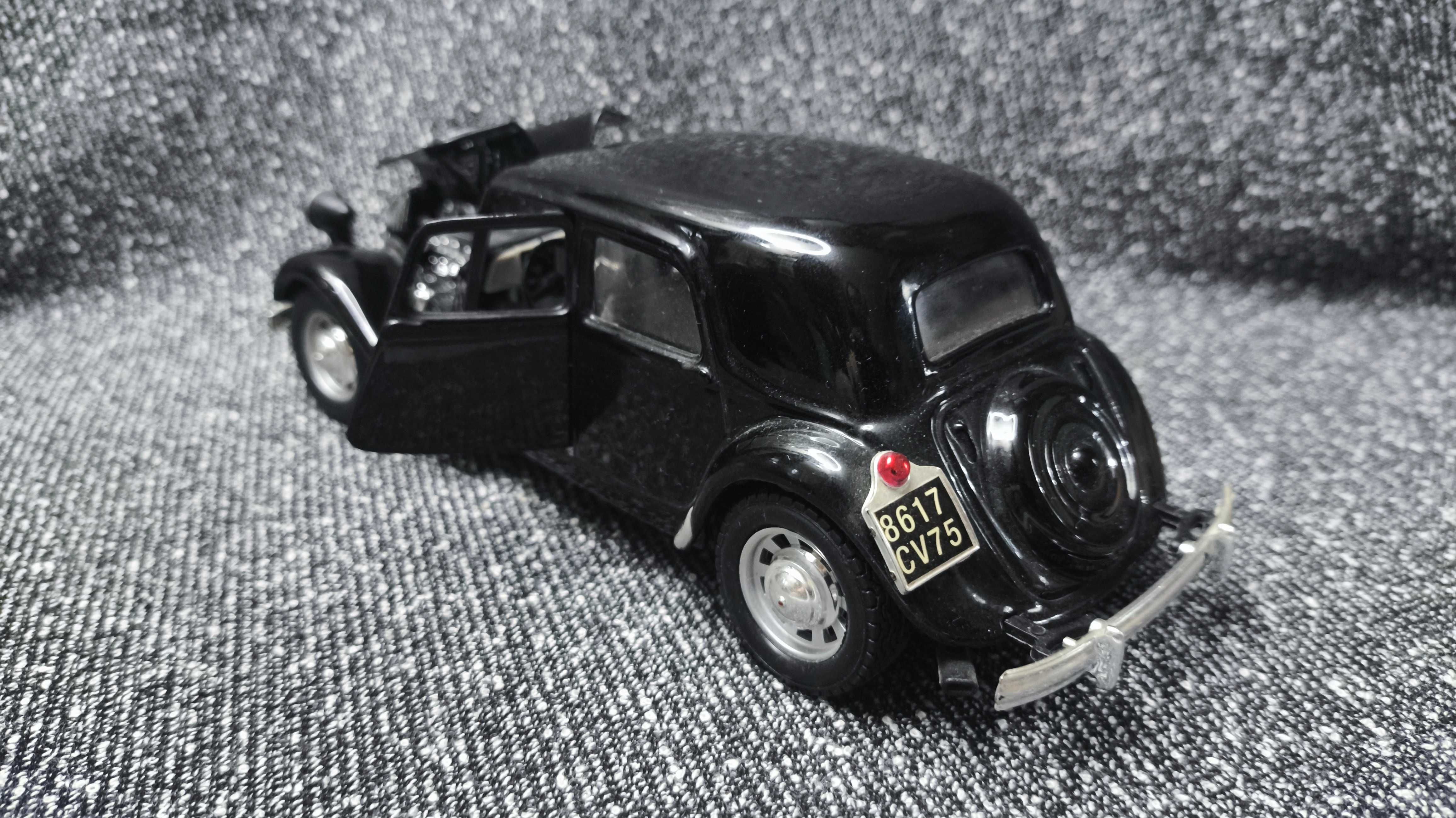 Bburago Citroën 15cv TA (1938) 1:24(黒) Модель Citroen T.A. 15 cv (1938) масштаб 1:24 Bburago: 1 200