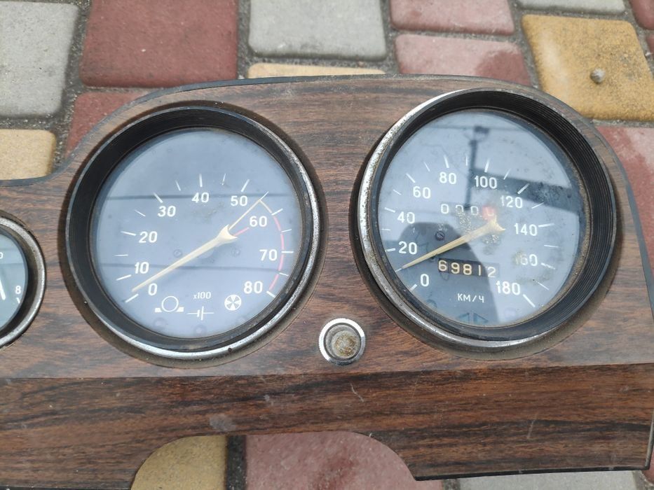 Панель приборов ВАЗ 2106