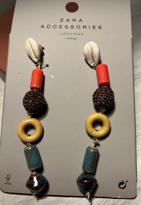 Brincos de senhora -zara- novos
