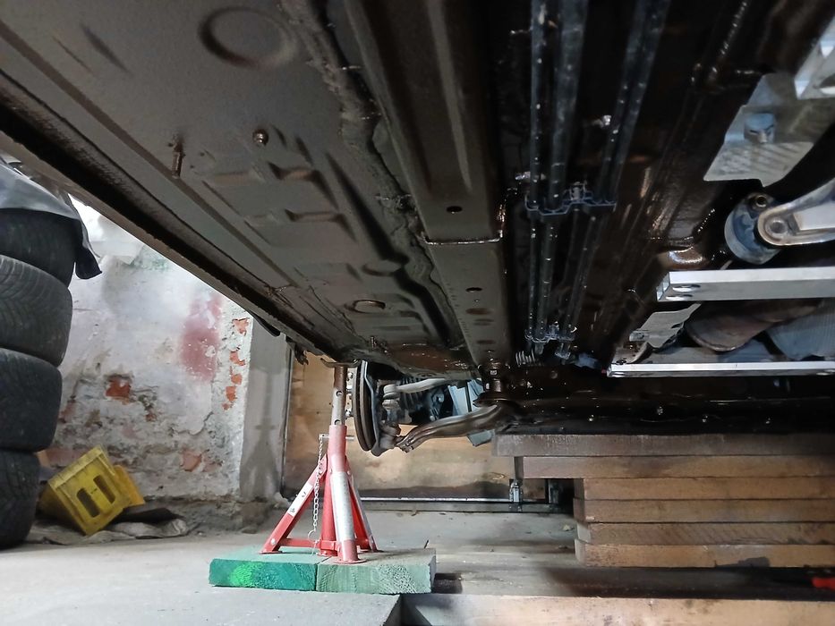 Konserwacja podwozi, piaskowanie drobne prace mechaniczne