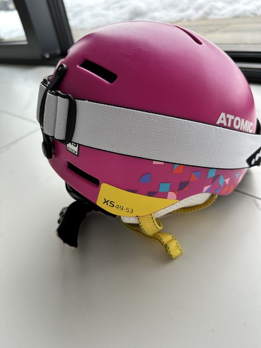 Kask Atomic wraz z okularami