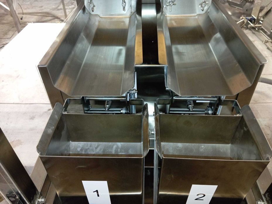 Dozownik z dwoma wagami. Pakowaczka w woreczki z podajnikiem taśmowym