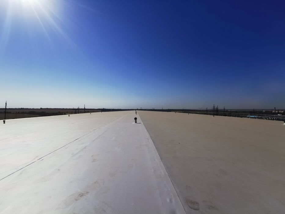 Монтаж ПВХ мембраны. Кровельные работы. Плоская кровля - Будівельні ...