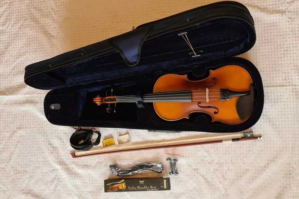 Wypożyczalnia INSTRUMENTÓW MUZYCZNYCH skrzypce gitara ukulele