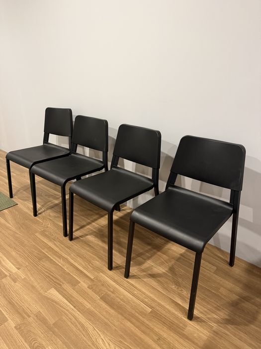 Mesa redonda + 4 cadeiras