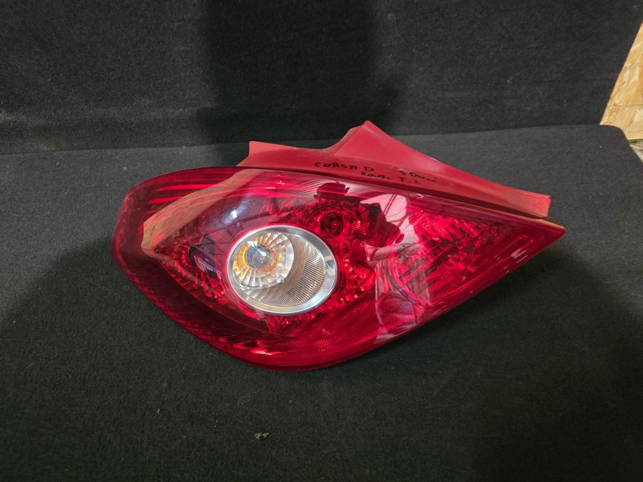 Lampa tył lewy lewa opel corsa D 3 drzwi