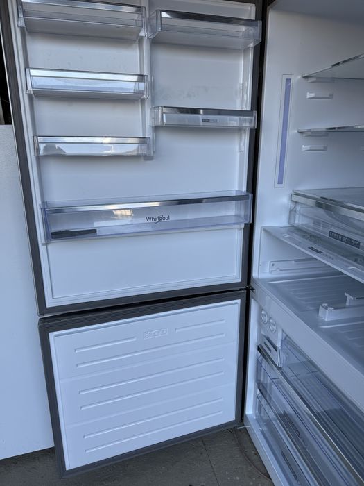 Холодильник Whirpool