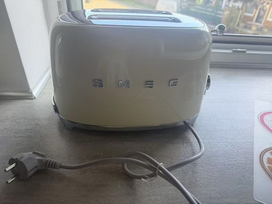 Toster SMEG retro biały 2 kromki – stylowy design