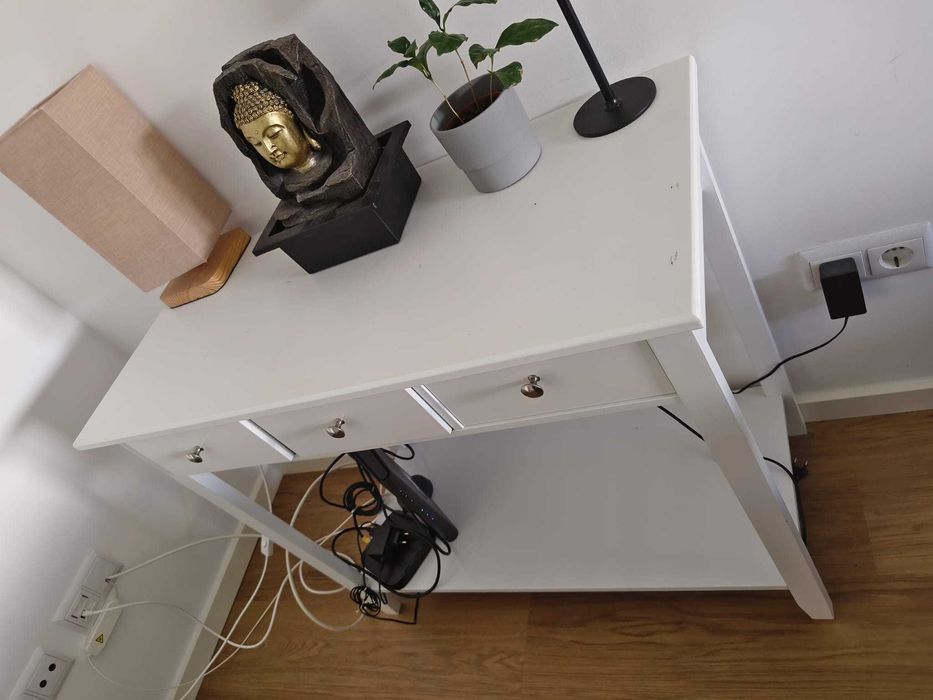 Mesa de sala branca