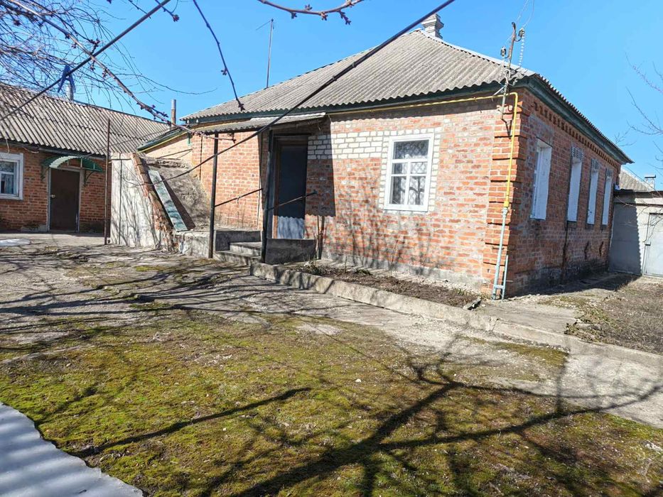 Продам добротний будинок