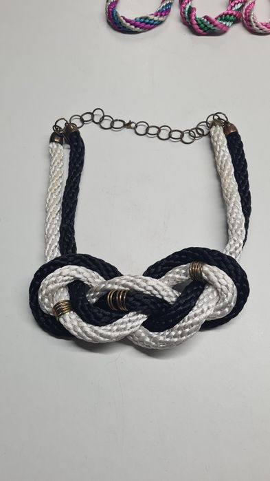 Colares kumihimo em fio de seda