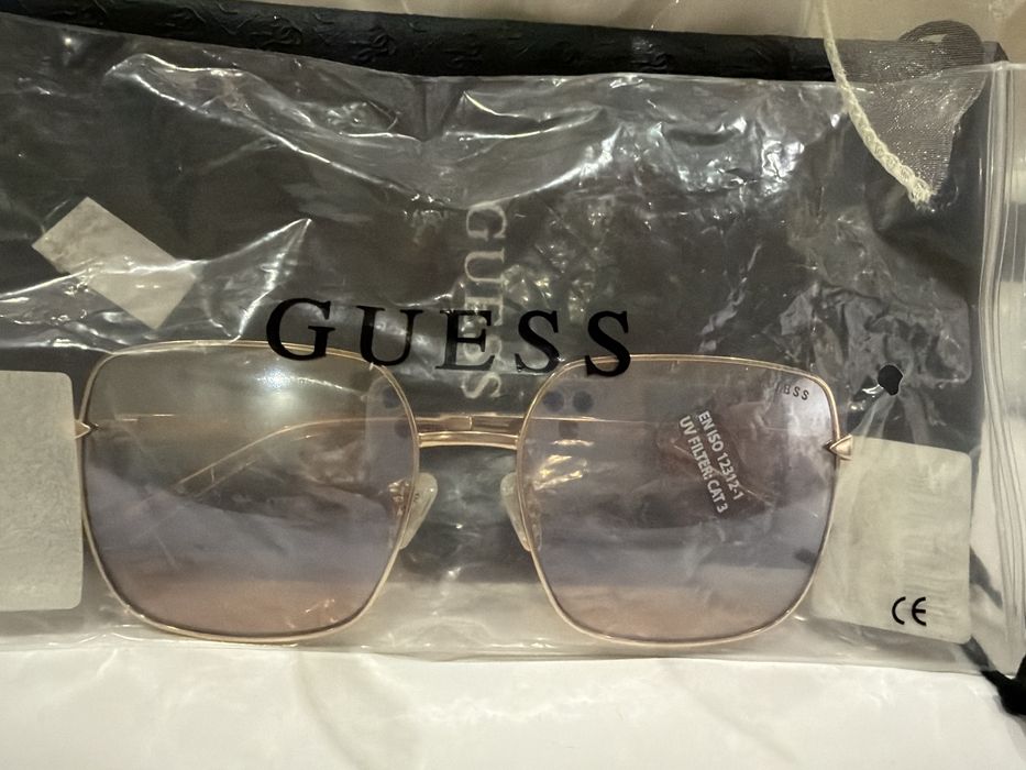 Нові окуляри Guess