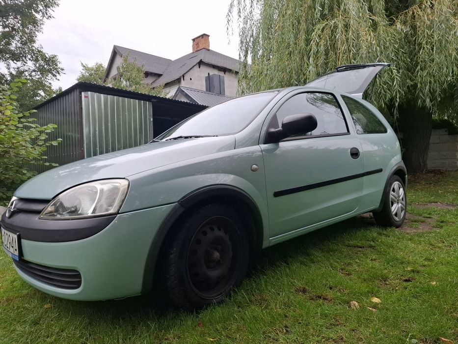 Opel Corsa.    C