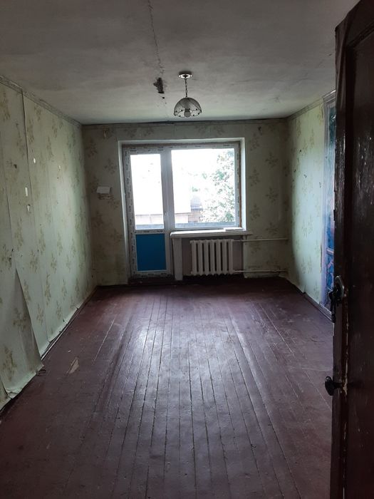 Кімната у гуртожитку, центр міста