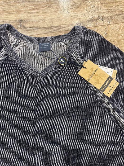 Легкий светр на чоловіка розмір S