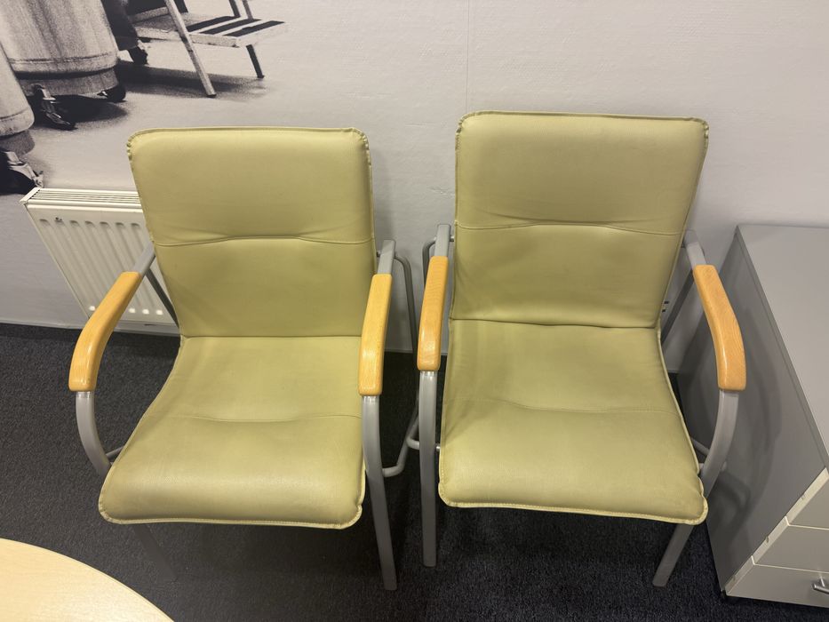 Fotele konferencyjne kolor OLIWKOWY , uzywane i poleasingowe