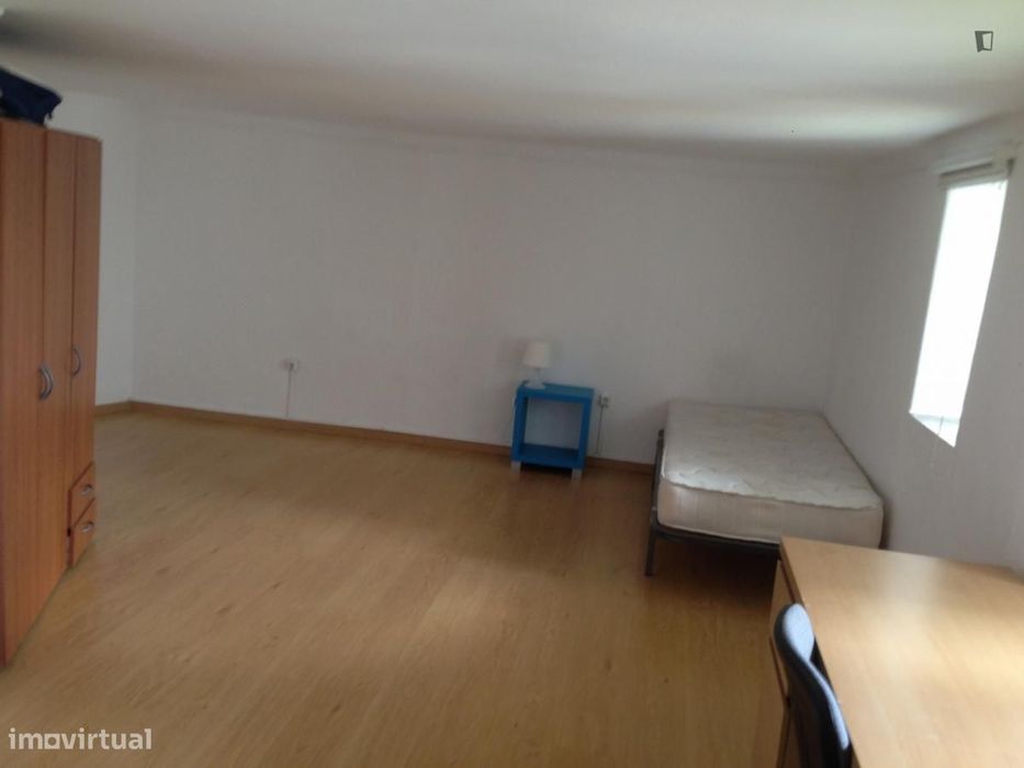 Quarto - localizado em Covilha