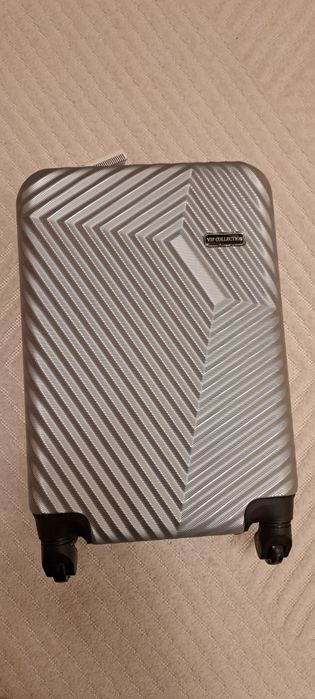 NOWA walizka kabinowa VIP Collection Colorado 20” srebrna 4 kółka – metka