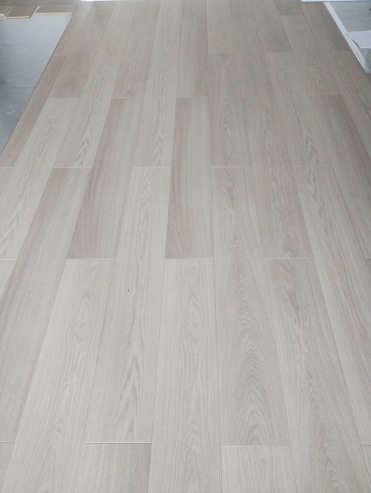 Sprzedam paczkę pociętych  paneli Dąb beżowy lakierowany- Quick-Step