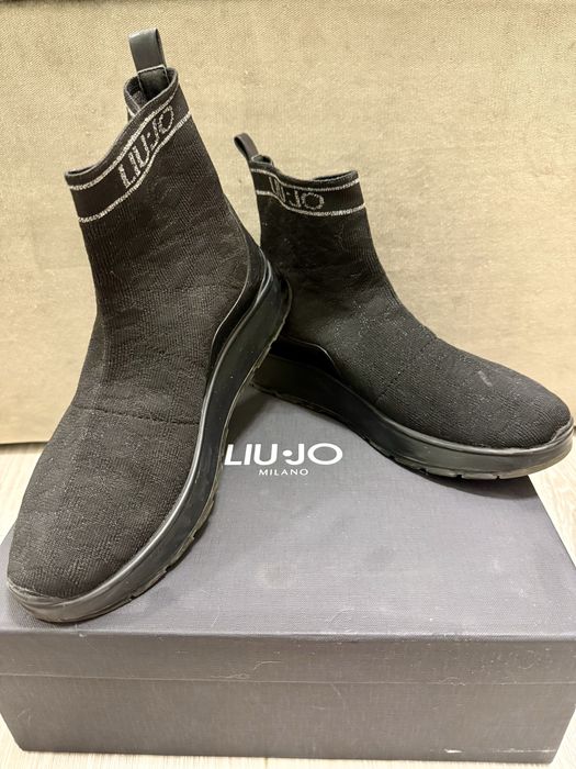 Продам кросівки LIU JO