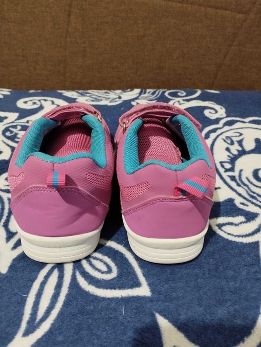 Кроссовки летние