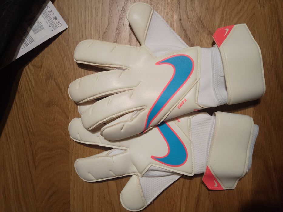 Rękawice bramkarskie Nike grip 3. R.9