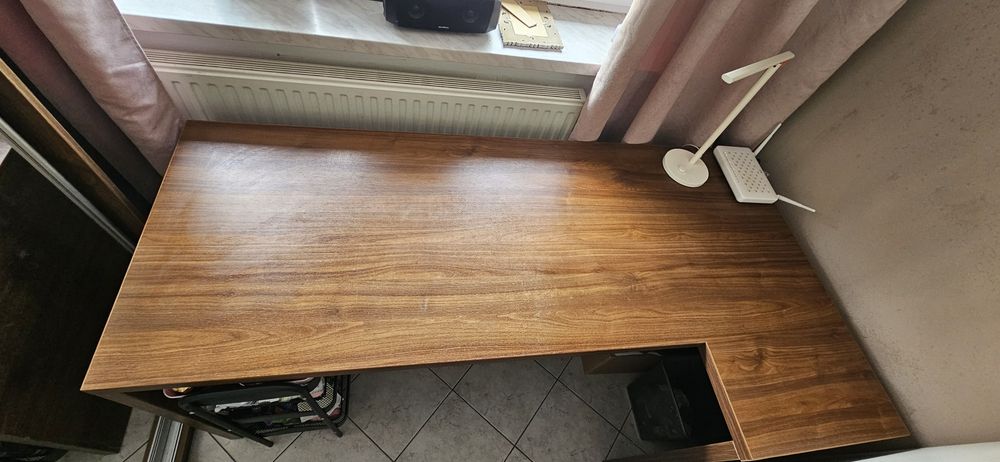 Duże solidne biurko narożne