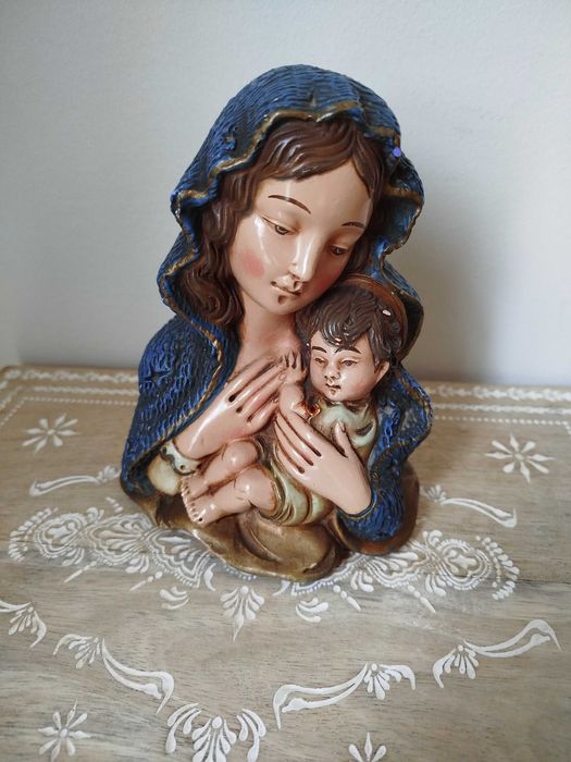 Antiga Escultura em Cerâmica "Virgem Maria e o Menino"