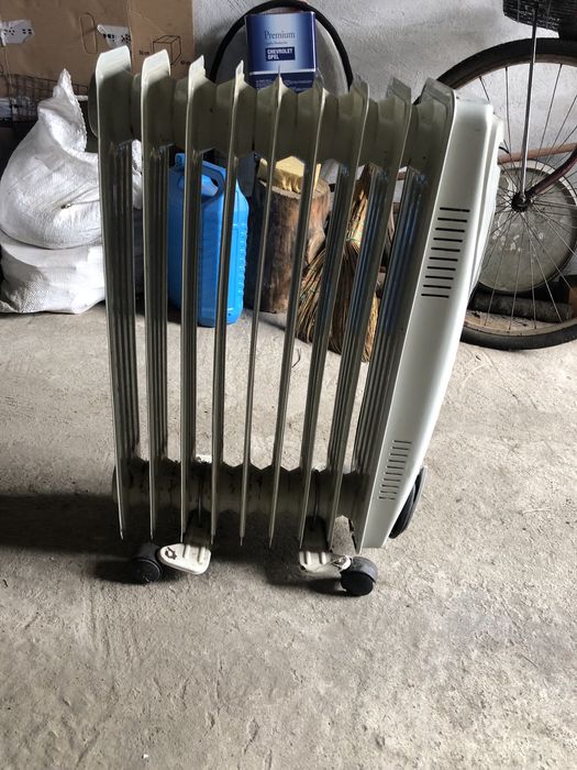 Масляний обігрівач( калорифер)