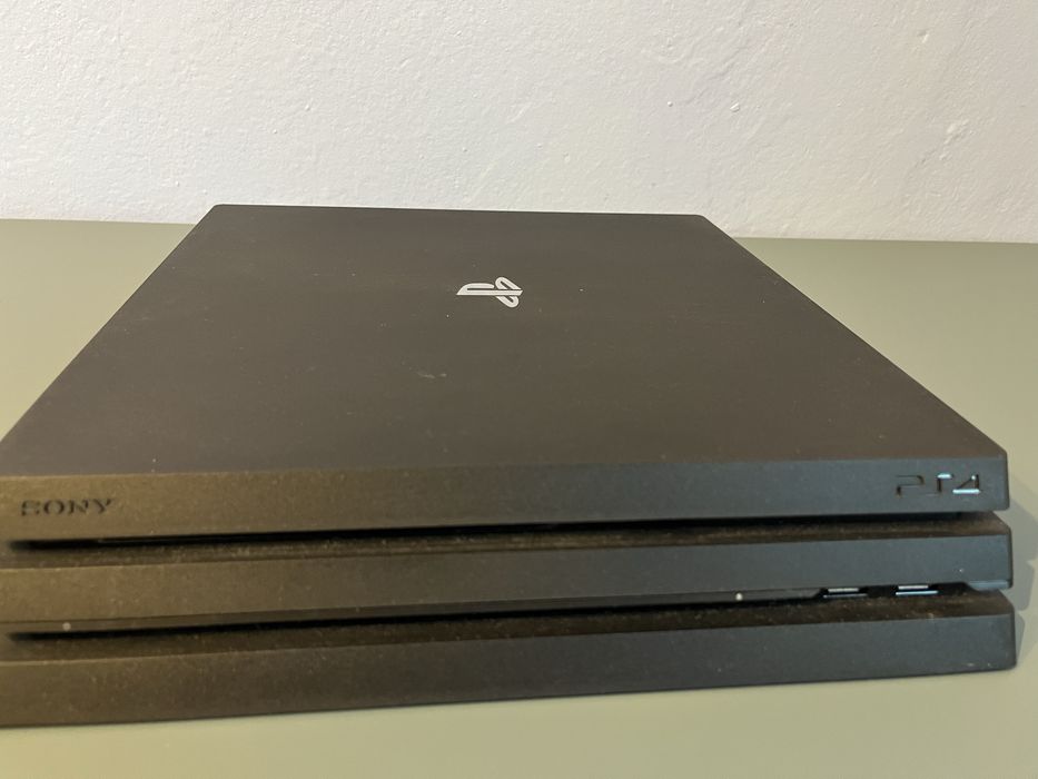 Konsola ps4 pro