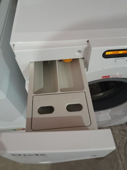 Пральна машина "Miele" (Німеччина)