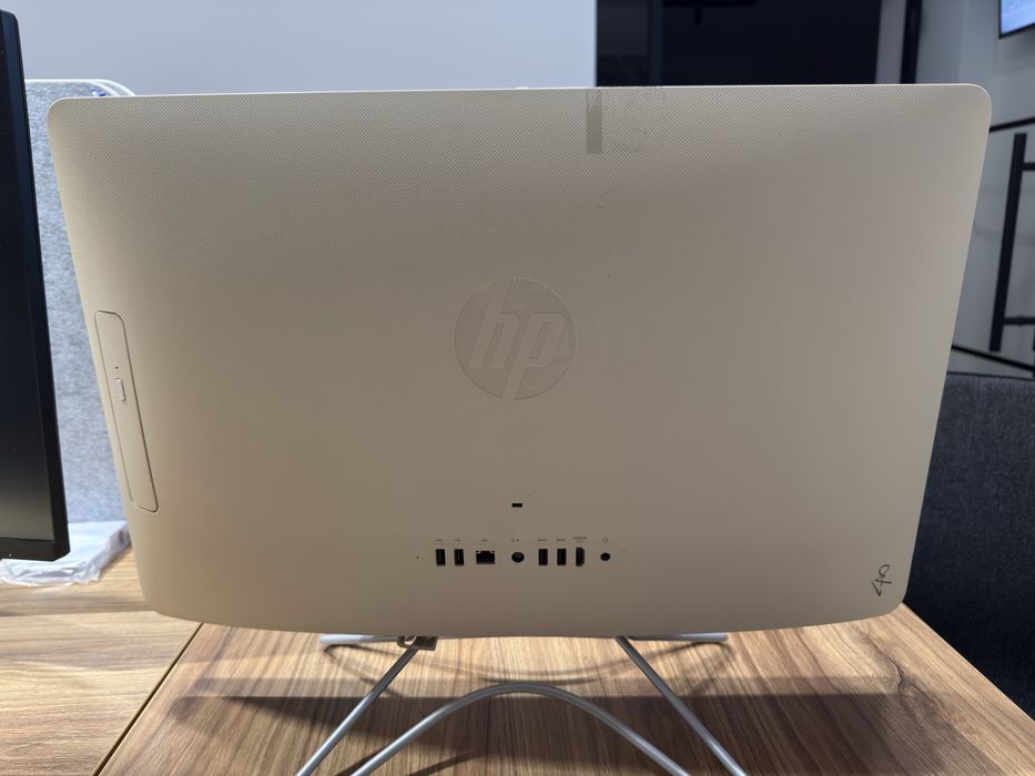 Komputer all in one HP AIO 24-E0XX