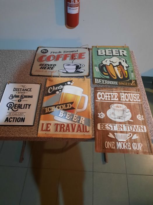 Placas decorativas para café ou bar