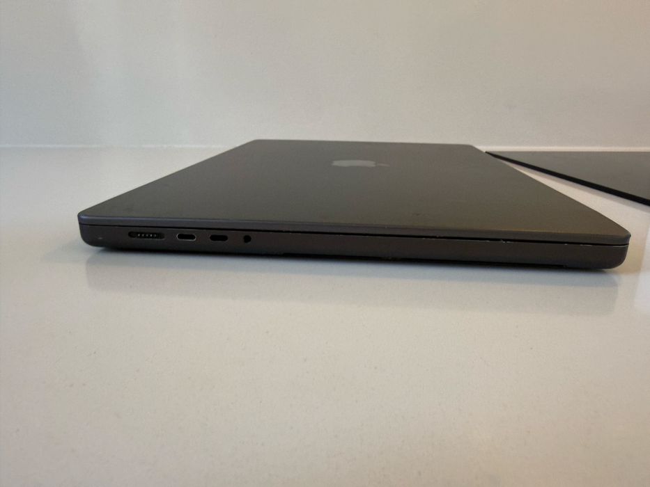 MacBook Pro M4 — 16