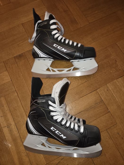 Łyżwy hokejowe CCM stan idealny