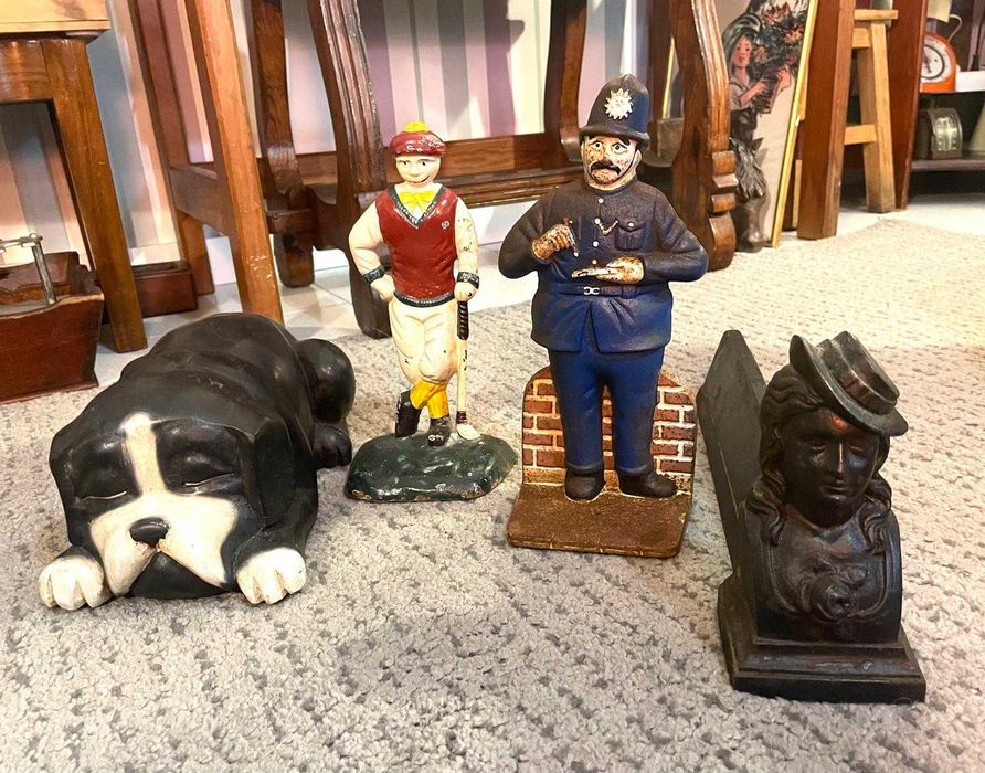 Trava portas antigos em ferro forjado