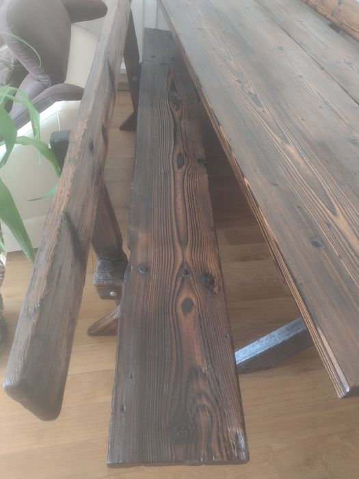 Продам  стіл та дві лавки для саду , все нове.