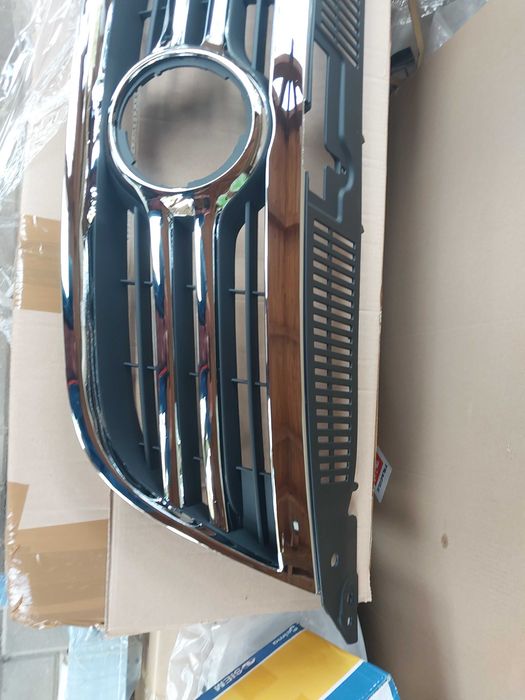 VW TIGUAN 5N 2008 + grill atrapa