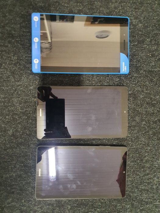 Tablety-Lenovo Tab 3 Essential + 2× Huawei