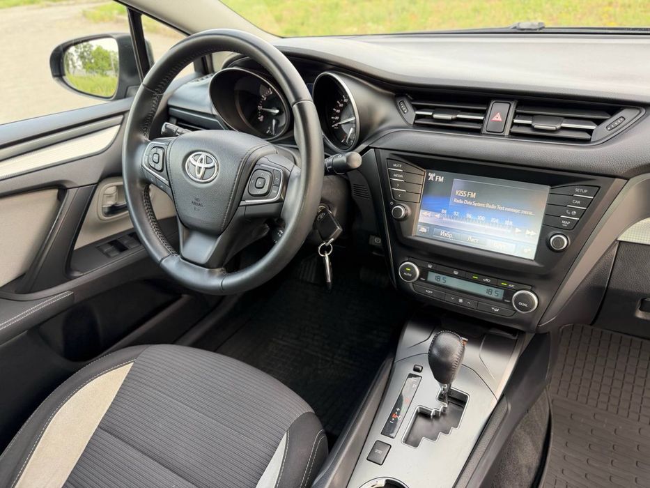 Toyota Avensis 2016