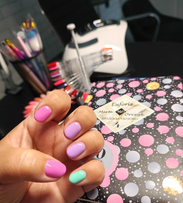 Manicure hybrydowy, żel. Henna wolne terminy rzęs.Regulacja. Euforia