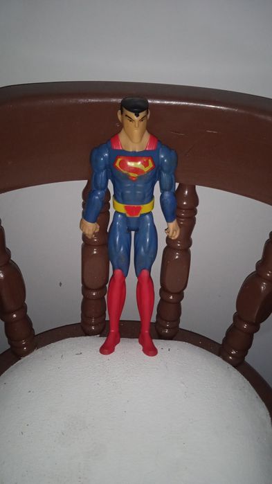 Vendo figurinhas de ação de super-heróis