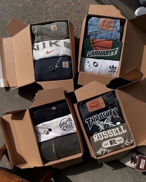 Таємні бокси з брендовим одягом / Секретні коробки з брендовим одягом