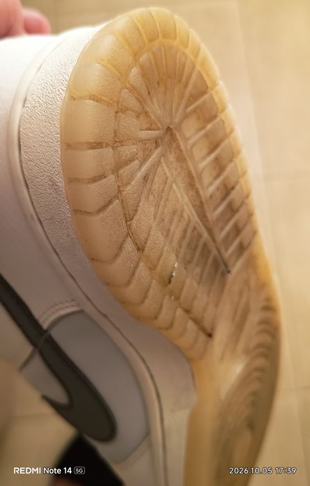 Жіночі  кросівки Nike Dunk Low у популярному біло-сірому кольорі