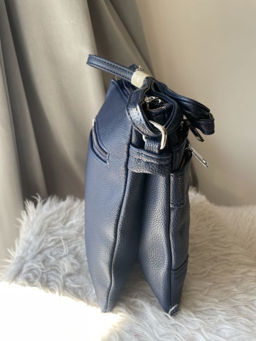 Nowa granatowa listonoszka