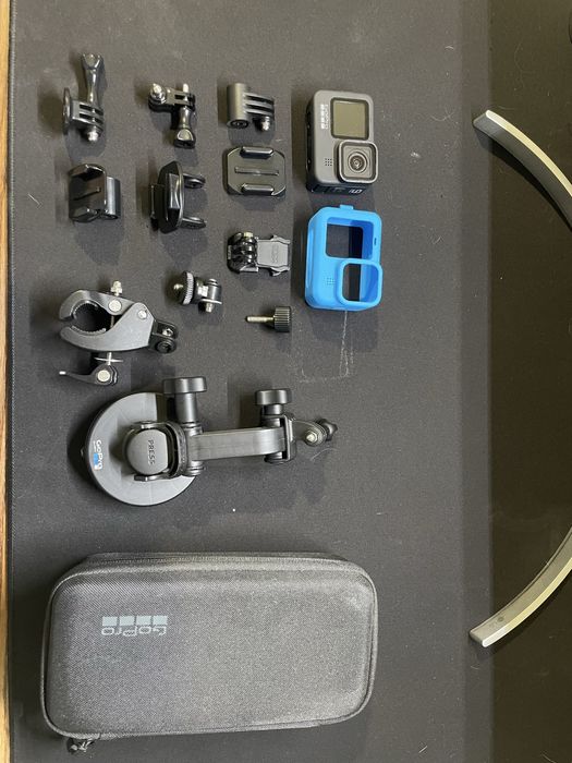 GoPro Hero 9 Black у комплекті з кріпленнями