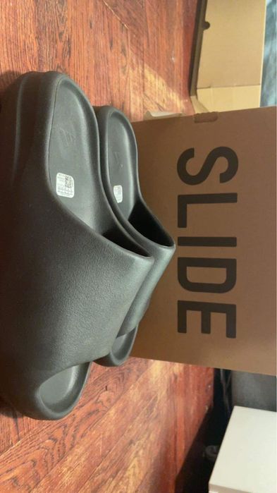 YEEZY slide onyx